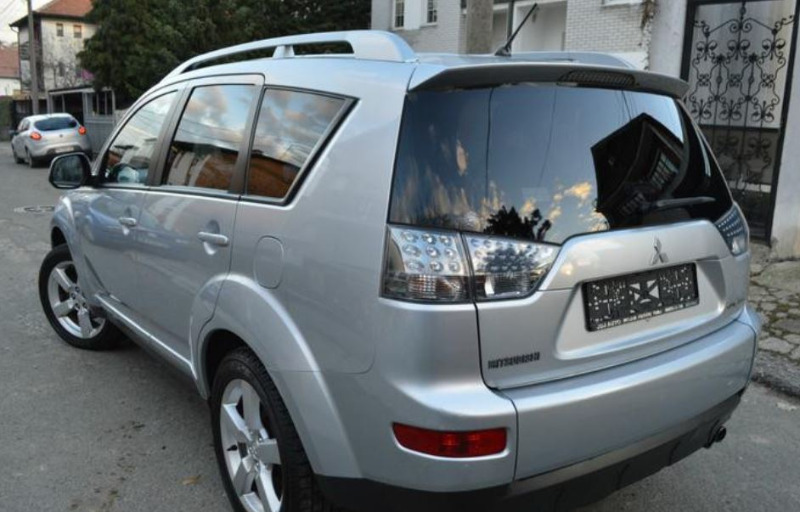 2007 mitsubishi outlander 2.0 did 4x4 Mitsubishi Beograd