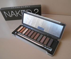 Naked 2 paleta od 12 senki 