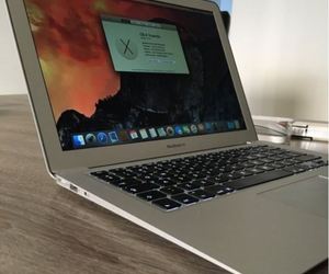 Macbook air 13 early 2014 128gb ssd i5