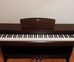 Električni klavir yamaha arius ydp 140