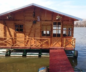 Splav na prodaju nov nekoriscen, bez mesta