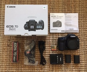 Canon eos 7d mark ii 20.2mp digital slr fotoaparat -: whatsap broj: 447452264959