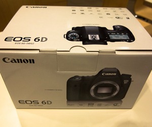 Canon eos 6d 20,2 mp digitalni slr fotoaparat s punim kadom