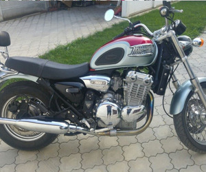 Triumph thunderbird 900