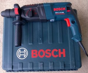 Bosch 2-26 udarna bušilica 800w-nova
