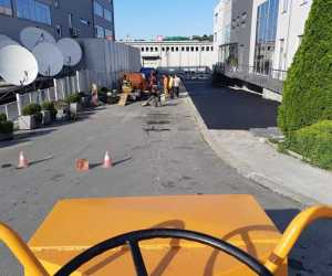 Asfaltiranje i održavanje je profesionalni asfaltni izvođač koji služi na teritoriji grada